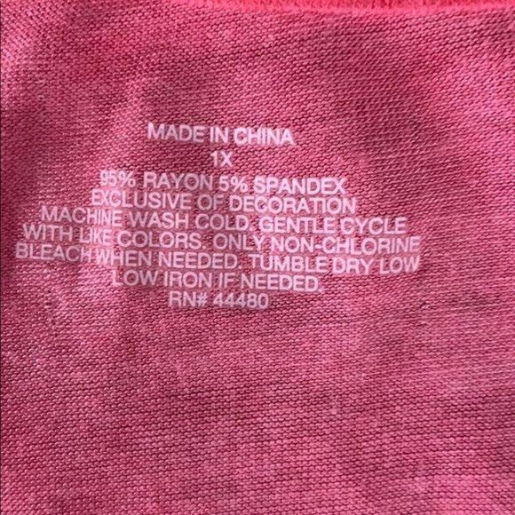 Bobbie Brooks Woman Faded‎ Red Embroidered Cold Shoulder Ombre Tunic Top Size 1X - Picture 8 of 8